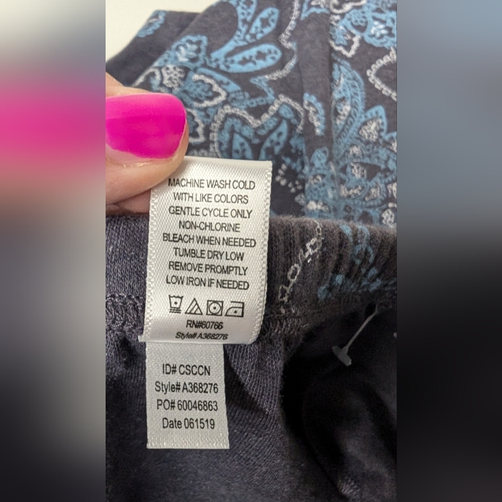 NWOT Unbranded Women Petite 1X Cropped Pajama Pants Dark Grey with Blue Design - Picture 8 of 14